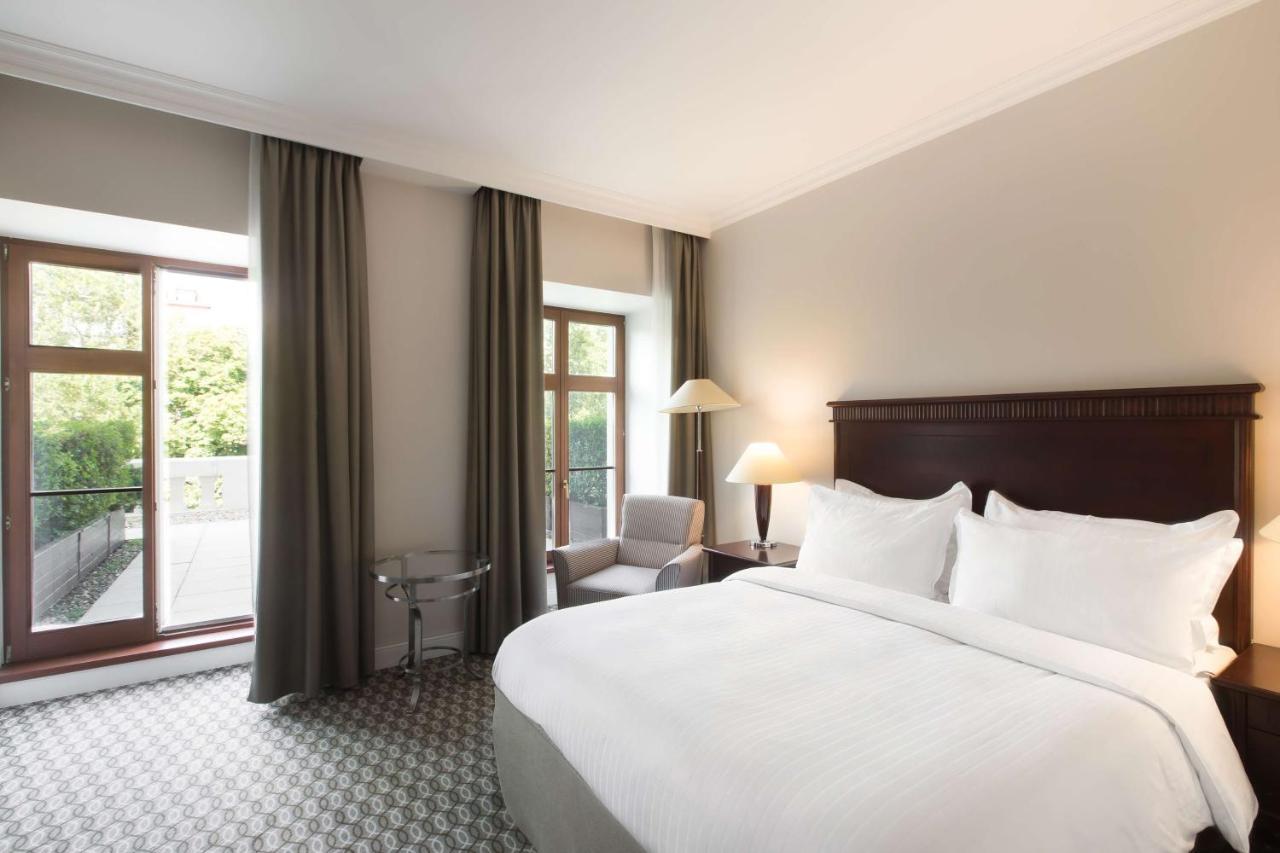 Radisson Blu Carlton Hotel, Bratislava Esterno foto