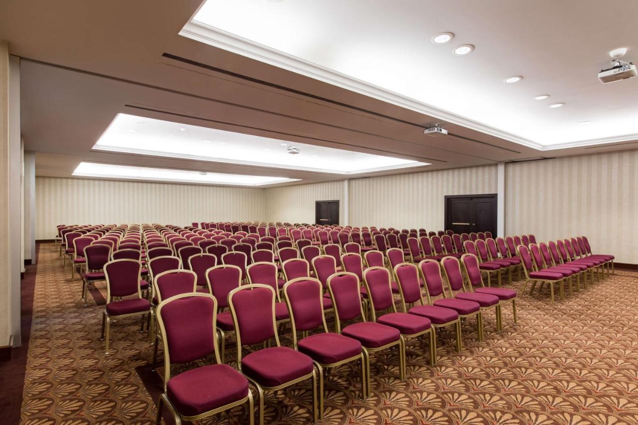 Radisson Blu Carlton Hotel, Bratislava Esterno foto