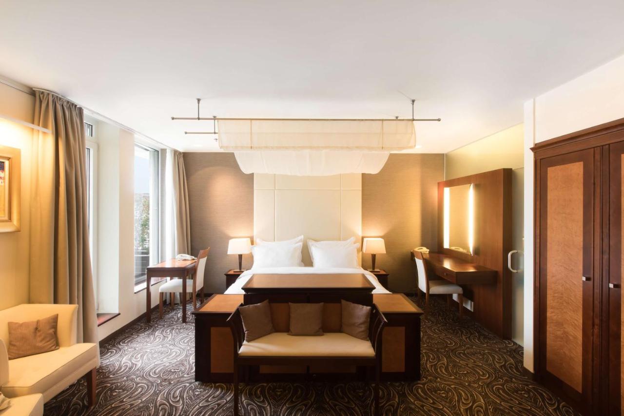 Radisson Blu Carlton Hotel, Bratislava Esterno foto