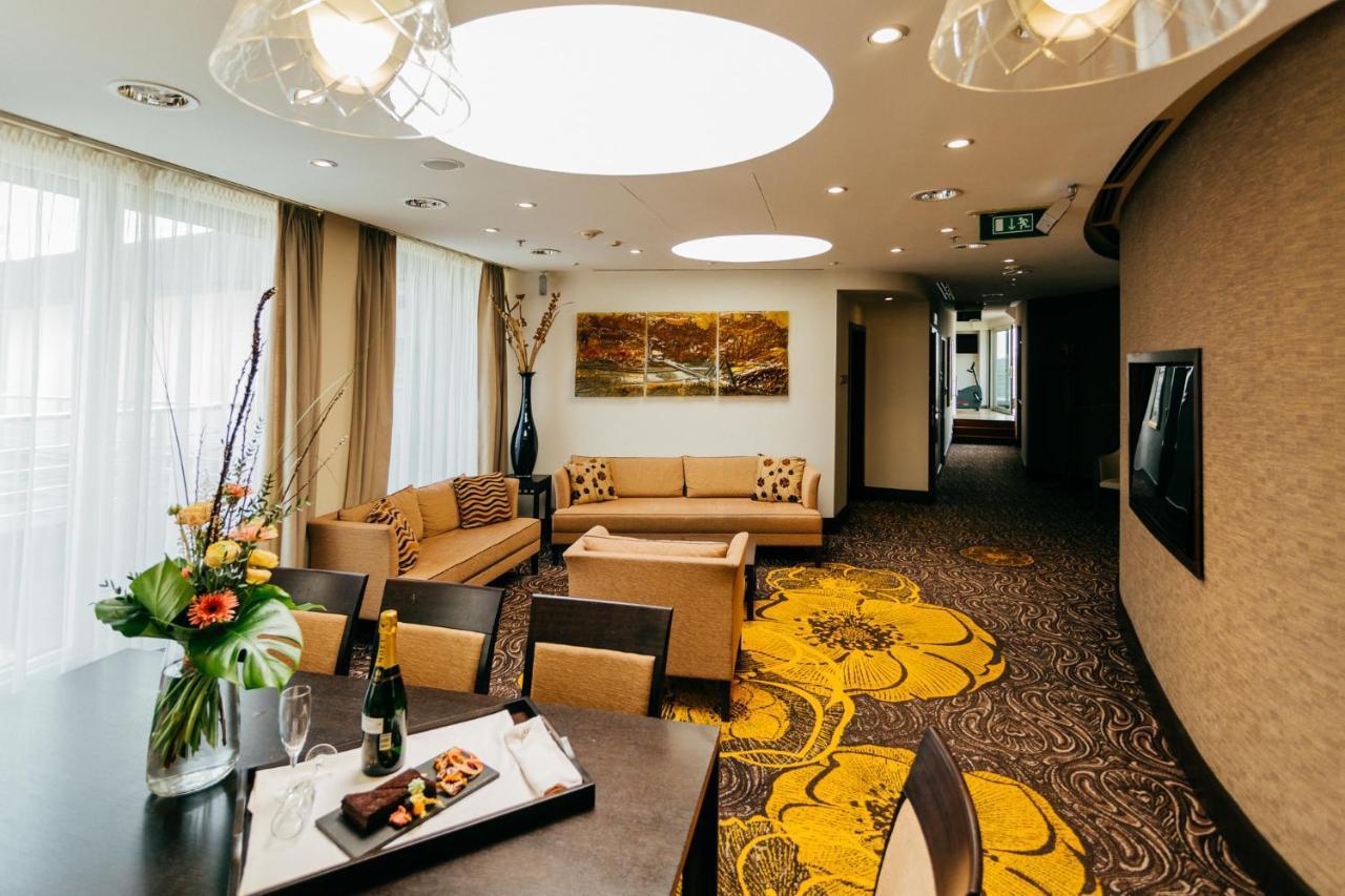 Radisson Blu Carlton Hotel, Bratislava Esterno foto