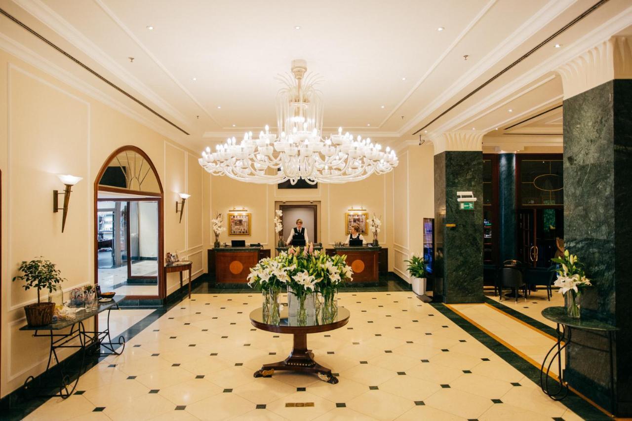 Radisson Blu Carlton Hotel, Bratislava Esterno foto